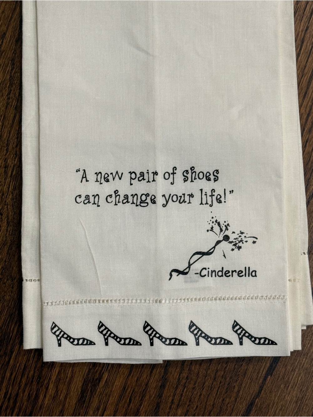 Embroidered Tea Towels With High Heeled Shoes - Set of 3 - Picture 4 of 8